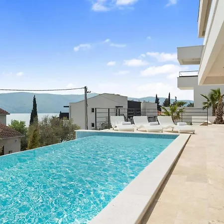 Swaying Palms Villa